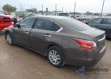 2015 Nissan Altima 2.5 S z USA, uszkodzony, nr VIN 1N4AL3AP2FC480371